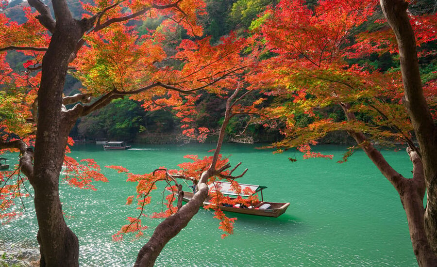 Osaka/Kyoto: Katsuoji, Kinkakuji, Arashiyama 1-Day Bus Tour - Katsuoji Temple: Daruma eyes and the Temple of Victory
