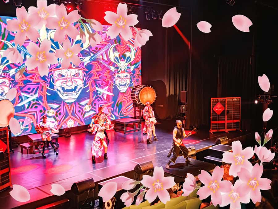 OSAKA NIGHT FUSION Japanese Taiko Kabuki Samurai Dance Show - The pre-show moment: your best strategy for a smooth night