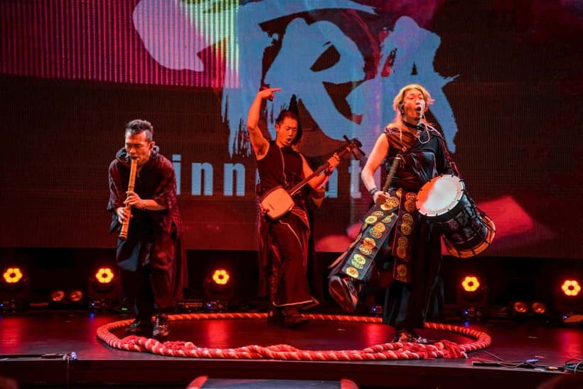 Osaka:SUMO BEATS SHOWCASE: Taiko Drum and Wagyu burger! - The Show’s Shape: From Silence to a Real Clash of Fighting Spirit