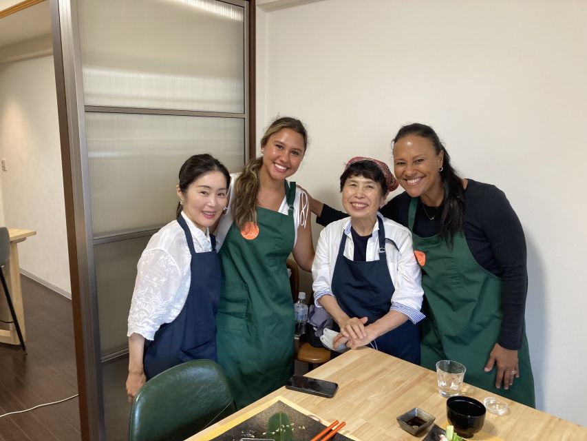Osaka: Sushi Class in Dotonbori - Salad roll: building a lighter roll with a tamagoyaki core