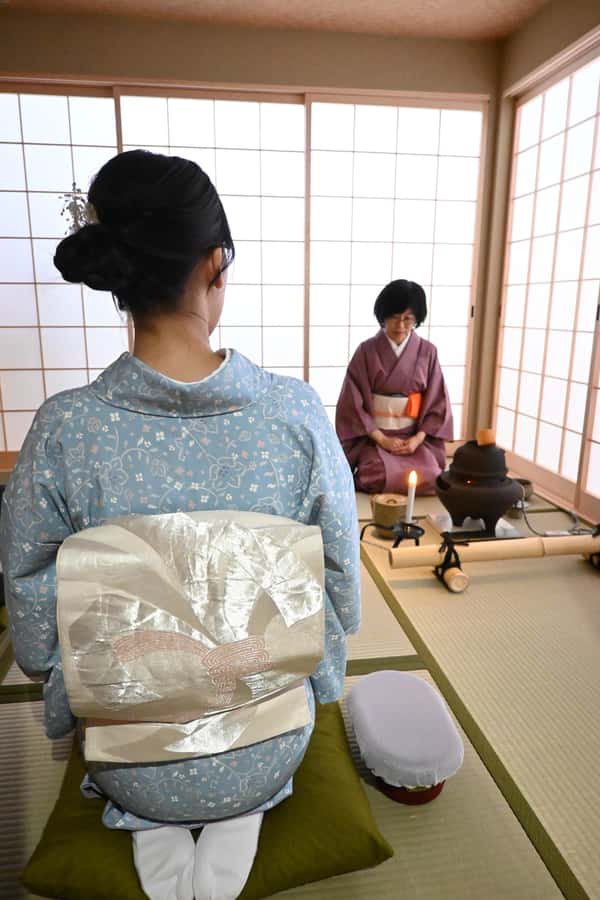 Osaka: Tea Ceremony, Calligraphy, and Kimono Experience - Calligraphy class: writing kanji with guidance that slows you down