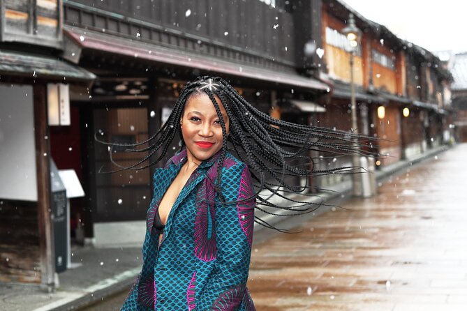 Photoshoot session by professional photographer in Kanazawa - A pro photographer in Kanazawa, not a selfie mission