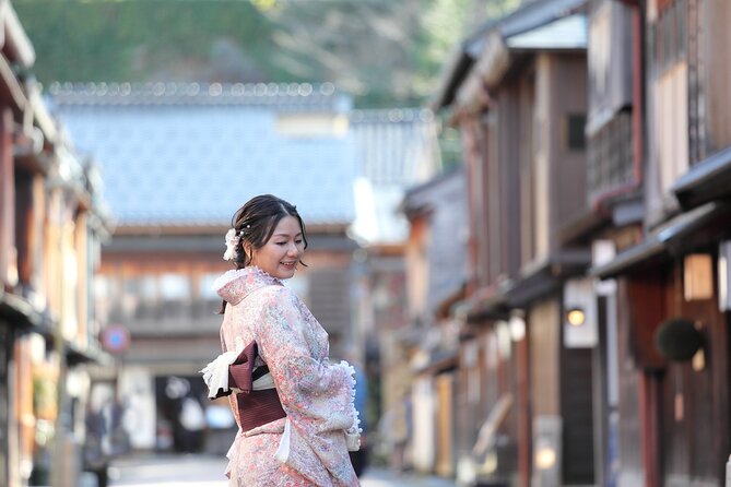 Photoshoot session by professional photographer in Kanazawa - Price and value check for $132.10 per person