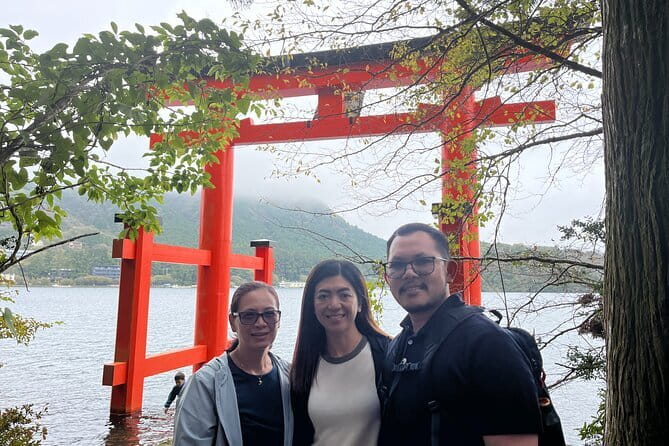 Private Hakone Half-day Car Tour with Hotel Pickup - Local Guide - Hakone Shrine by Lake Ashi: fast serenity and a good start