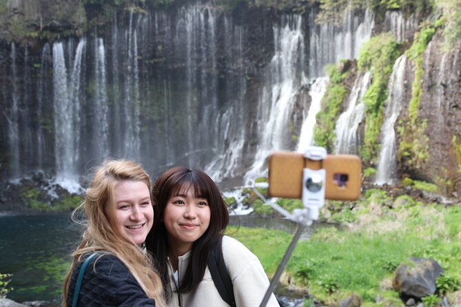 Private Mt Fuji Tour from Tokyo: Scenic BBQ and Hidden Gems - Stop 2: Lake Motosu BBQ lunch, plus vegan options