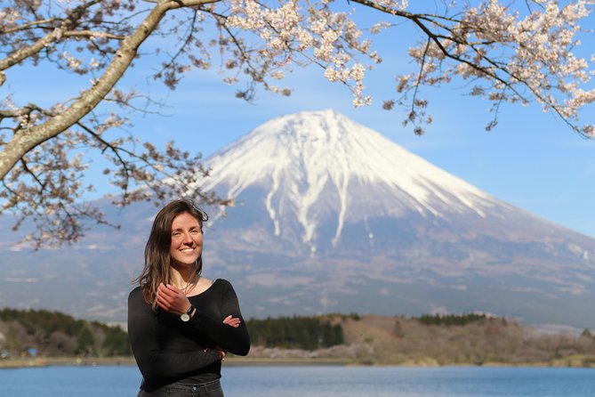 Private Mt Fuji Tour from Tokyo: Scenic BBQ and Hidden Gems - Stop 4: Lake Kawaguchiko, the most accessible Fuji lake