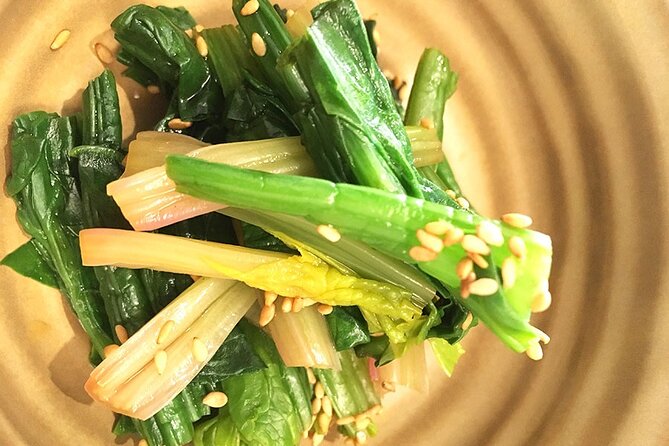 Private Ramen or Gyoza Cooking Class in Kyoto with Chef Midori - The cat upstairs rule, and why it works