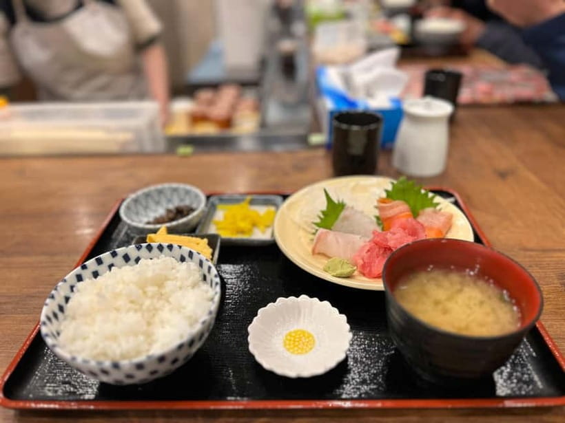 Private Toyosu & Tsukiji Market Adventure with Tuna Auction - Tsukiji Outer Market: food tastings plus shopping you can actually use