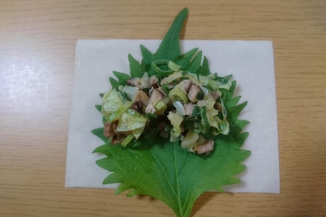 Ramen and Gyoza Cooking Class in Osaka - Taste Matters: Green Tea, Seasonal Dessert, and Getting It Right