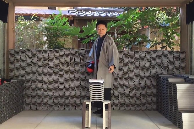 Refreshing in Asakusa! Tile-breaking / kawara smash in Asakusa, Tokyo - Tile smashing in Asakusa, why it feels different here