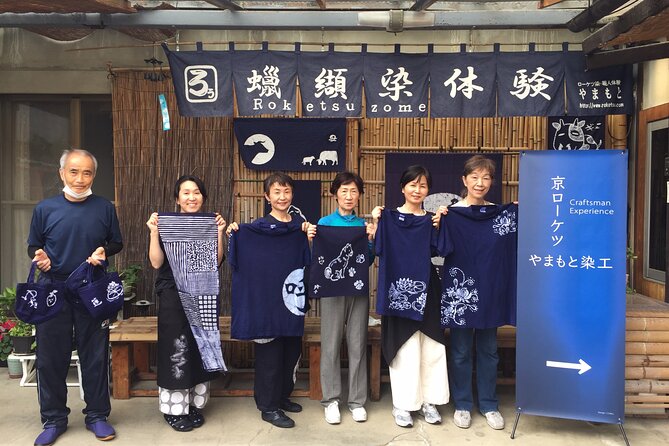 Roketsu dyeing experience: M course Roketsu Dyeing Experience - Design time: stencils, freehand sketches, and original art