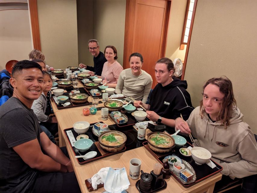 Ryogoku: Sumo Town Guided Walking Tour with Lunch - Ryogoku Kokugikan and Ryōgoku Edo NOREN, Stadium vs. Street Energy