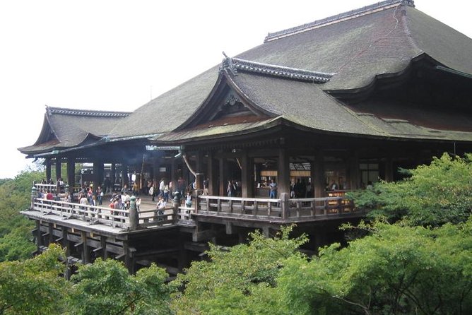 Sagano Romantic Train & Arashiyama, Kiyomizudera, Fushimi Inari Taisha Day Tour - Food and lunch options: what’s included and what to think about