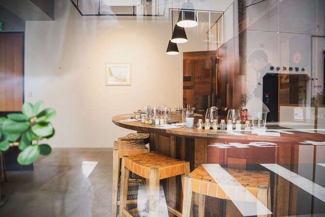 Sake Omakase in Tokyo: Guided Tasting by Certified Sommeliers - Thematic Lessons You Will Taste: Rice, Temperature, Herbs, and Vessels