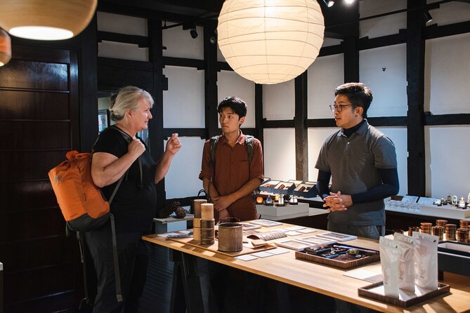 Samurai Food Walk in Kakunodate - The sweet trail: Goto Fukushindo (140 years) and classic mochi favorites