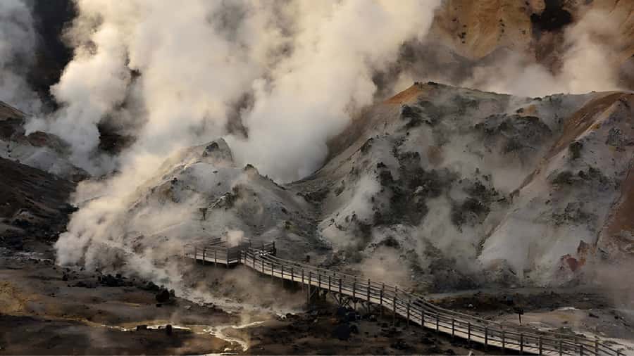 Sapporo: Hokkaido, Noboribetsu and Lake Toya Day Tour - Seasonal Route Reality: Why the Stops Feel Different by Time of Year