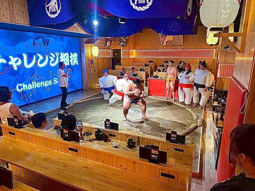 Sapporo: Sumo Show Experience with Japanese food & Photo - The 2 hours, minute by minute: dinner first, ring action second