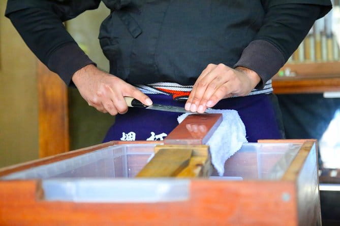 Sharpen Japanese Knives in Osaka - What You Actually Learn: Edge Sharpness and Traditional Handles