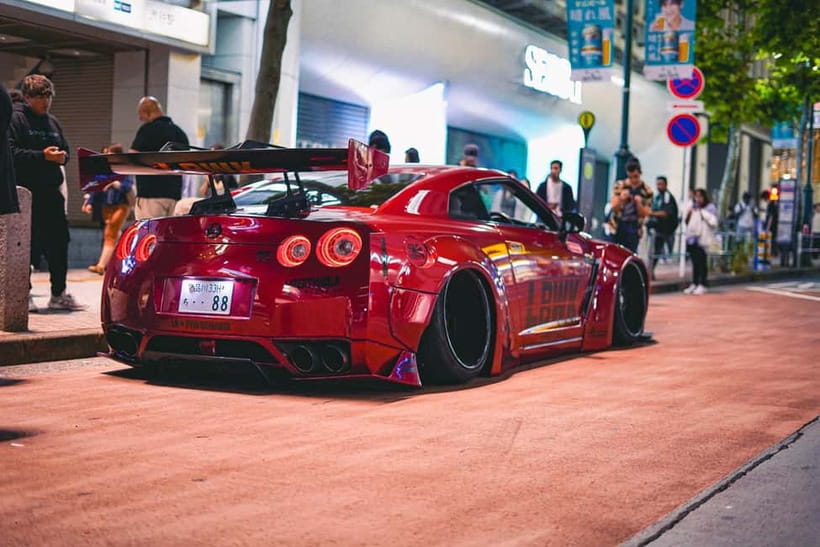 Shibuya City: Daikoku PA GT-R R35, R34, R33 or R32 Tour - Daikoku Parking Area: the one-hour car meet moment that car fans chase