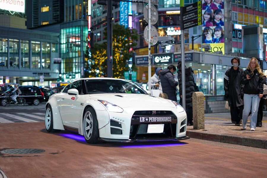 Shibuya City: Daikoku PA GT-R R35, R34, R33 or R32 Tour - Wangan Expressway and Umihotaru Parking Area: highway energy and skyline views