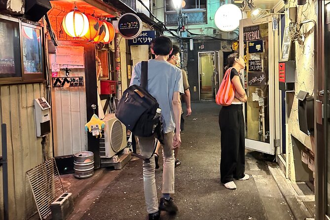 Shinjuku Nightlife Tour - Godzilla Road: quick photos, big Tokyo energy