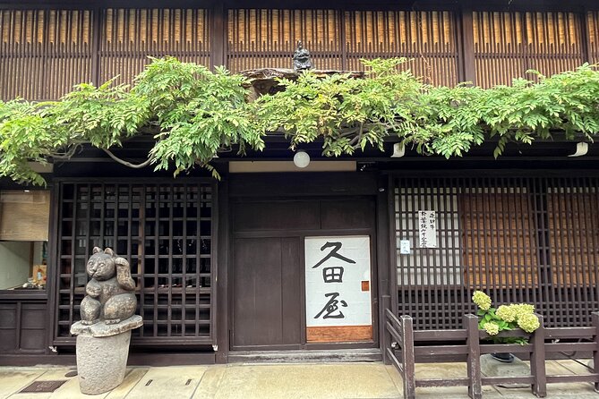 Shirakawa-go and Hida-Takayama Private Day Trip from Nagoya - Stop 3, Takayama crafts option: try something traditional without committing to a whole workshop