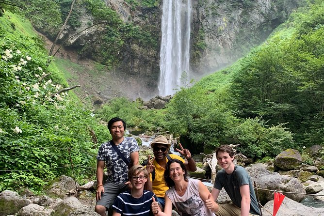 Shirakawago(UNESCO world heritage)/ Onsen / Hiking / 1day tour - Hirayu Falls and the big tree: the outdoor payoff