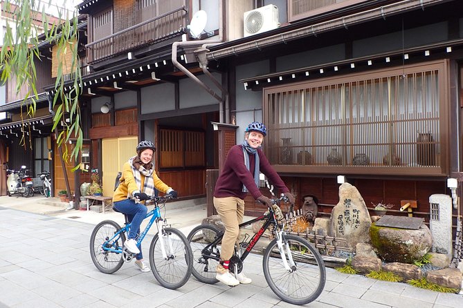 Short Morning Cycling Tour in Hida - The mid-morning break: snacks, tea, and just enough sitting