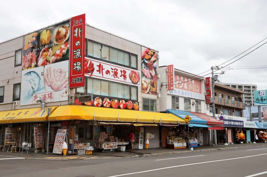 Sopporo: Hokkaido Shrine and Atama Daibutsu Full-Day Tour - Shiroi Koibito Park: White Chocolate Culture With Real Hands-On Fun