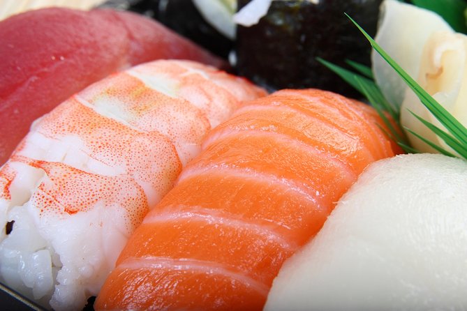 Sushi and Japnese foods cooking class in Osaka - Entering an Osaka sushi-making class you can actually follow