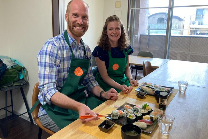 Sushi Class in Osaka Dotonbori - A small class where someone actually corrects your technique