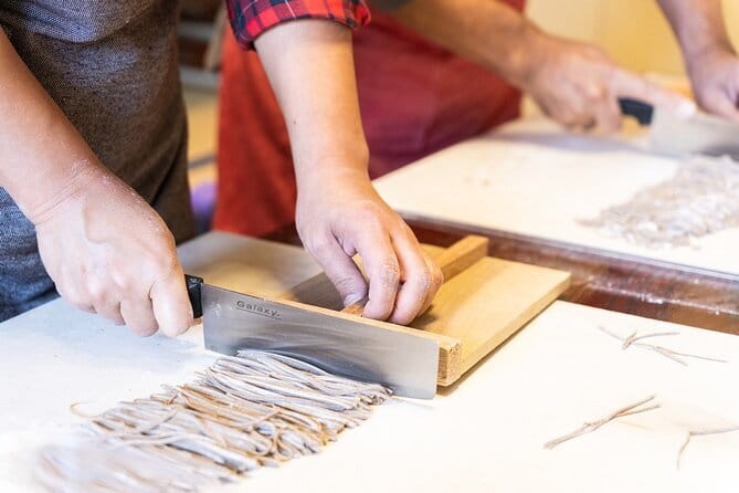 Sushi Cooking Class at Sushi Factory -KIWAMI- Mt.Fuji - Wasabi Grinding: The Small Step That Changes Everything