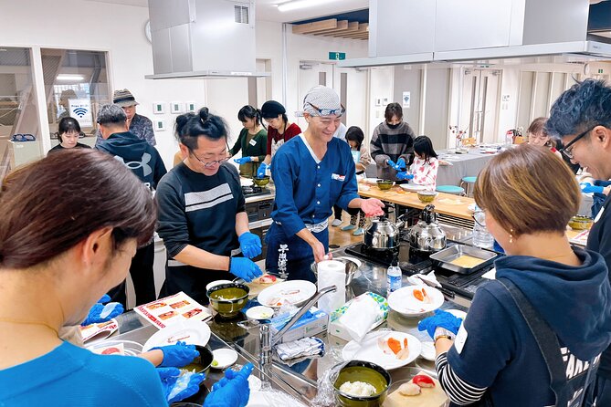 Sushi Making Experience Class in Naha Makishi Public Market - Arriving at Makishi Public Market, right where your meal begins