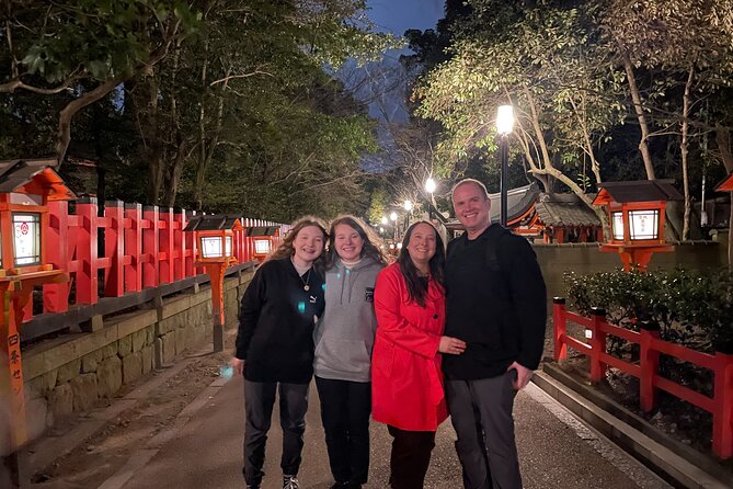 Takashi's local food adventure through Gion Kyoto tips of Ramen - Yasaka Shrine: the cultural anchor before you eat