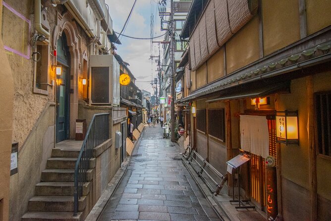 Takashi's local food adventure through Gion Kyoto tips of Ramen - Kawaramachi and the hidden-restaurant idea