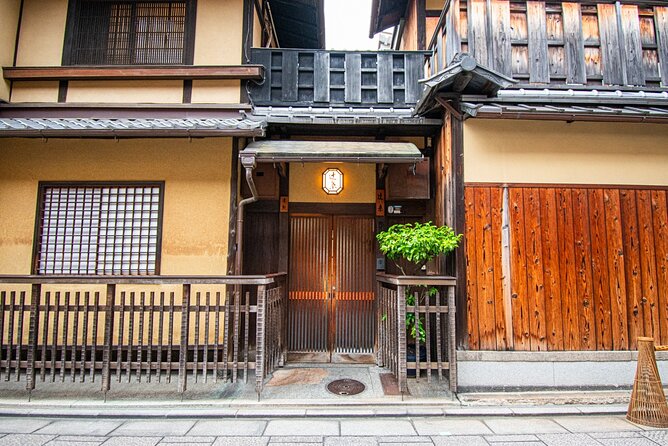 Takashi's local food adventure through Gion Kyoto tips of Ramen - Price and value: what you pay for, and what you don’t