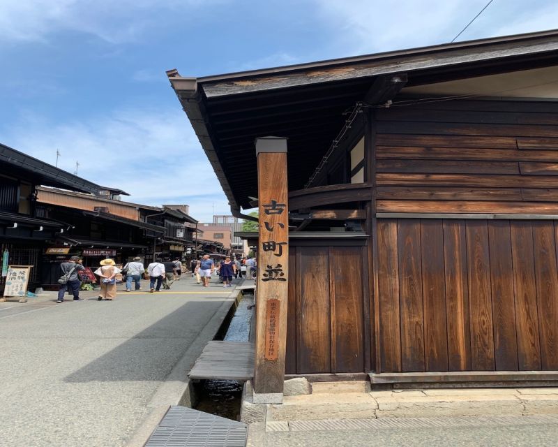 Takayama: Edo-Period Old Town Walking Tour - What Makes Takayama Different From Other Historic Towns