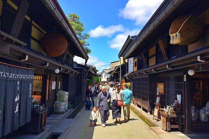 Takayama Local Cuisine, Food & Sake Cultural Tour with Government-Licensed Guide - The feel of Takayama on foot, with a licensed guide