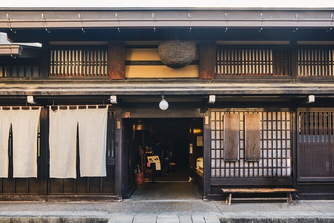Takayama Local Cuisine, Food & Sake Cultural Tour with Government-Licensed Guide - Logistics that matter on a walking tour