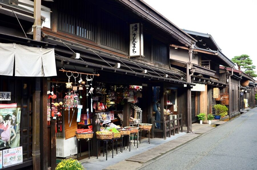 Takayama: Private Walking Tour with a Local Guide - Miyagawa Morning Market, when to go and what to look for