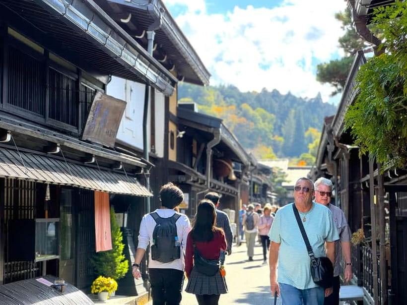 Takayama: Takayama Jinya & Old Town Private Walking Tour - Should you book the Takayama Jinya & Old Town Private Walking Tour?