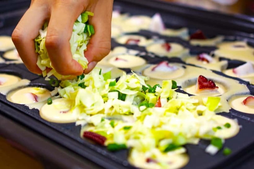 Takoyaki cooking experience in Kabukicho, Shinjuku - One Hour, Small Group, and You Get Hands-On Time