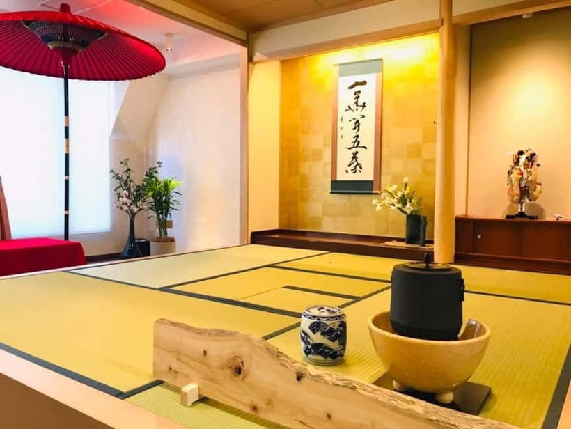 Tea ceremony experience in Japanese-style room 60min - Wasako tea ceremony in a Japanese-style room near Asakusa