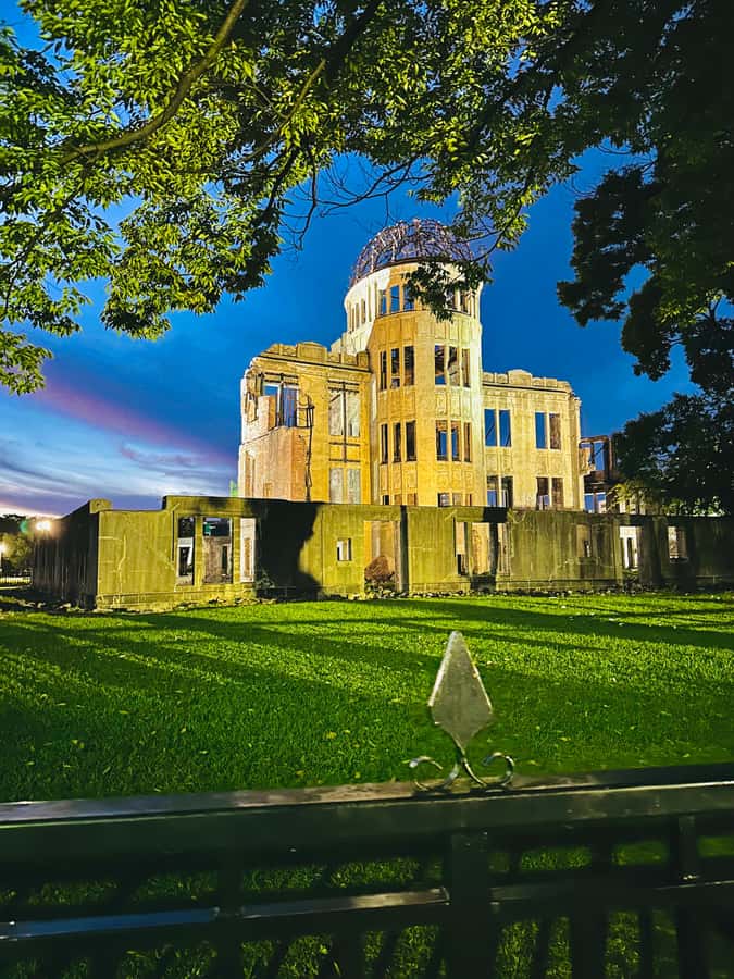 The history of Hiroshima "the event that shape the history" - Atomic Bomb Dome and Hypocenter: what you notice when someone tells you what to look for