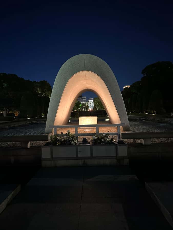 The history of Hiroshima "the event that shape the history" - Gates of Peace to the Cenotaph: reading remembrance like a map