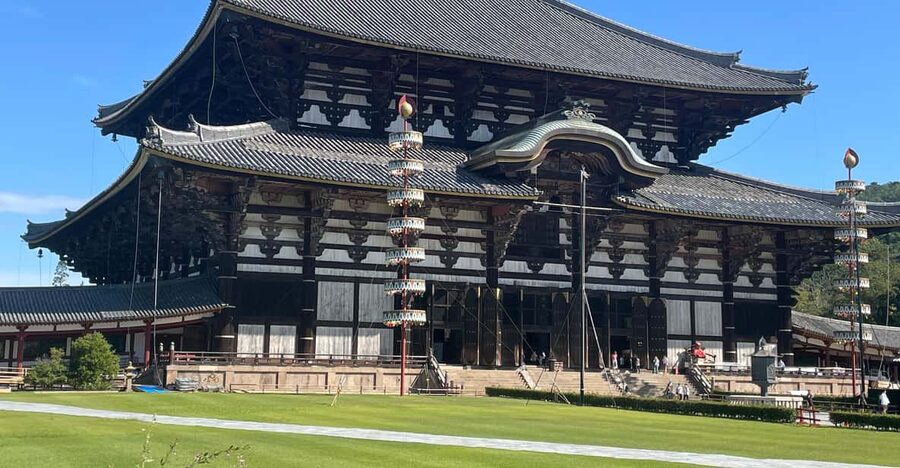 Todaiji Temple, Kasuga Shrine and Nara Park Guided Full Tour - Todaiji Temple and the Daibutsu: the scale hits faster than photos