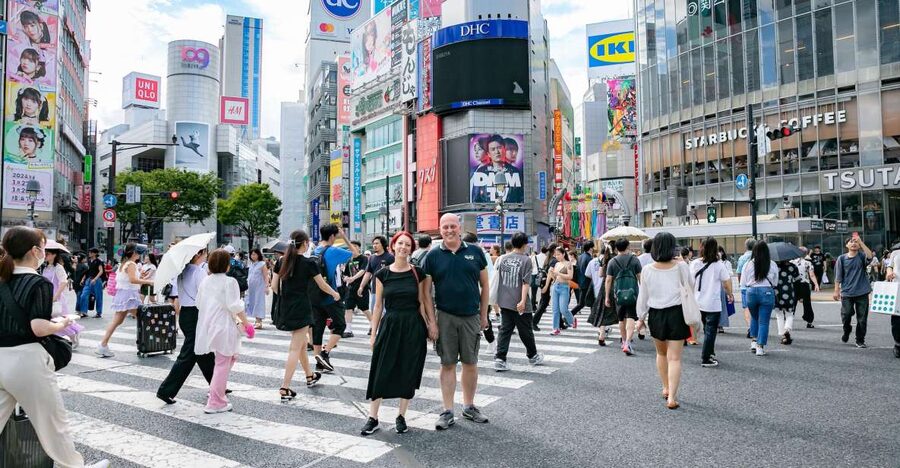 Tokyo: 1-Hour Private Photoshoot - Retouching Rules: Mood and Color, Not Face Shape Changes