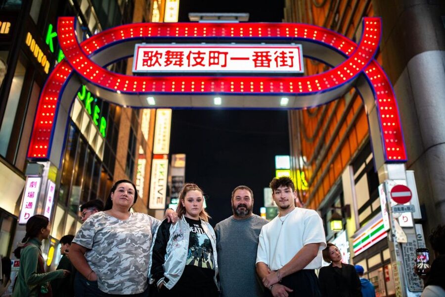 Tokyo: 1-Hour Private Photoshoot - From 100+ Originals to Selected Re-delivery in One Week