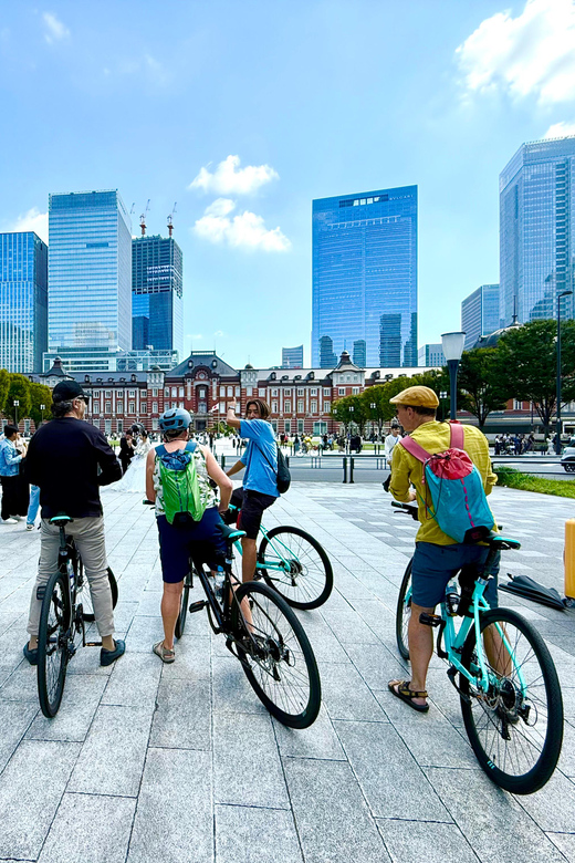 Tokyo: 3-Hour Bike or E-Bike City Highlights Tour - Hibiya Park and Imperial Palace grounds: urban calm with structure