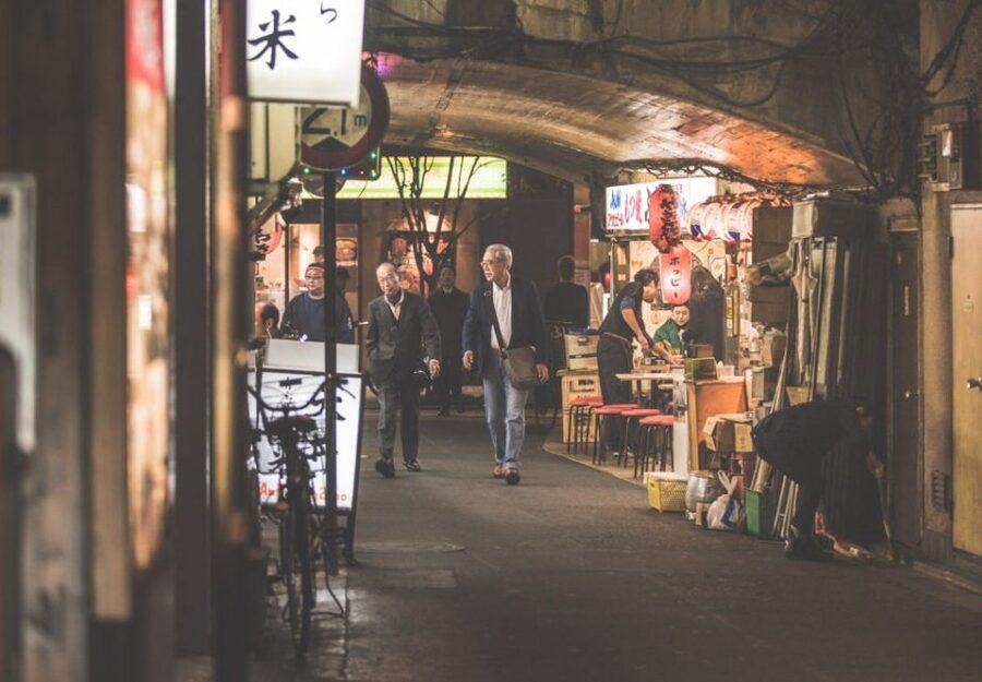 Tokyo After Dark: Savor & Sip Like a Local - Small group, guide energy, and why Kirir, Yuki, Hidenori, and Yoshi matter